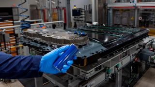 Die Serienproduktion kann kommen: Ab Dezember 2026 werden im BMW-Werk Woodruff  die Hochvoltbatterien für den iX5 gefertigt.  (Bild: BMW)