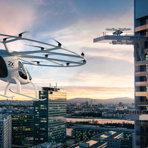 Der Volocopter 2X will den Stadtverkehr revolutionieren und künftig die Straßen entlasten, indem die Passagiere einfach den Luftweg wählen. 