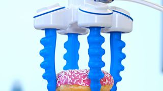 Der neue Fingergreifer OFG kann sensible Produkte genau platzieren. (Schmalz)