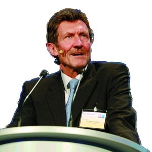Dr. Rudolf Stauber, Leiter Betriebsfestigkeit und Werkstoffe, BMW Group: „Im Faserverbundbereich liegt noch enormes Entwicklungspotenzial hinsichtlich Reduzierung der Herstellungskosten und der Erhöhung von Langlebigkeit und Reparaturfähigkeit“. Bilder: Bayern Innovativ