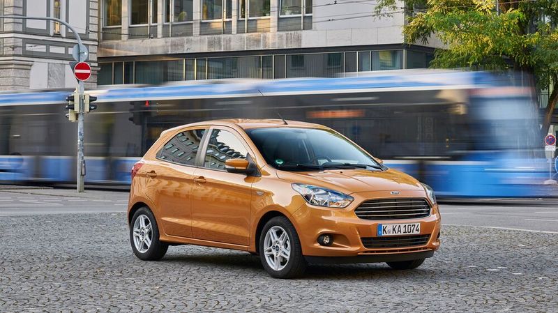Fast ein Fiesta: Im Jahr 2016 startete der Ford Ka+ in dritter, größerer Generation. Diese konnte aber ebensowenig an den Erfolg der ersten Serie anknüpfen. (Bild: Ford AG)