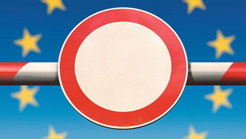 Mit Agenturmodellen wollen Hersteller für einheitliche Neuwagenpreise sorgen. Der EU-Neuwagenhandel wiederum lebt von Preisunterschieden zwischen verschiedenen Ländern – eine Herausforderung für das Geschäftsmodell.(Bild:  copyright by Oliver Boehmer - bluedesign®)