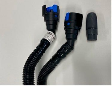 Stecker zur Durchführung der Dichtheitsprüfung  (Ford)