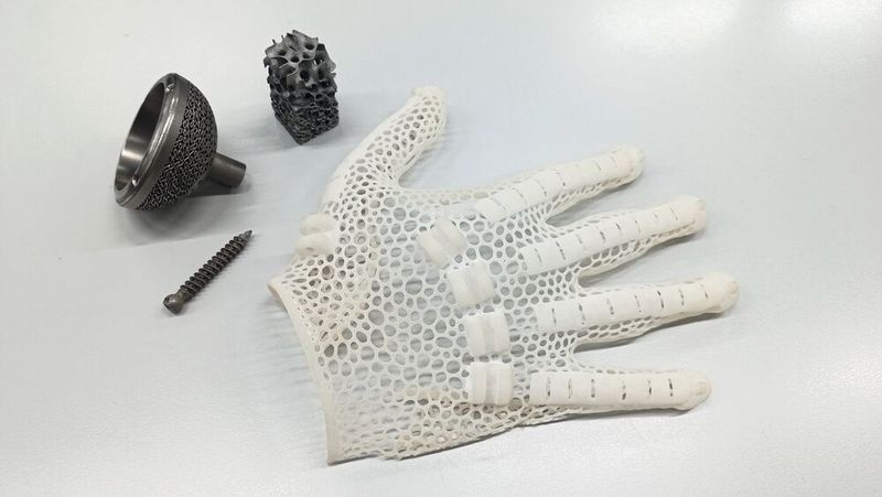 Exemples de composants à usage médical réalisés en fabrication additive chez AddiPole. (Source : AddiPole)