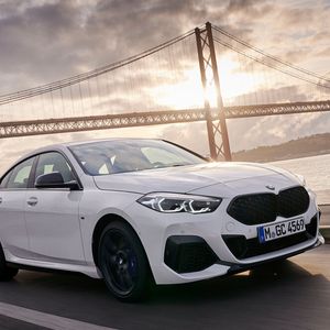 (BMW)