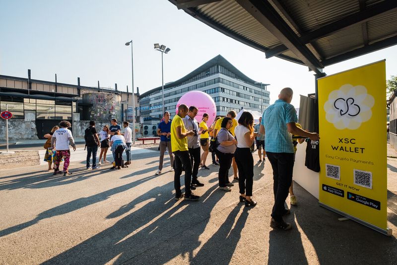 Goodies und Frozen Yogurt gab es nur durch Bezahlen mit einer Kryptowährung.  (Bild: Dan Taylor)