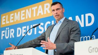 Die Zahlen für das erste Halbjahr seien rot und die Produktionskosten am Standort Deutschland nicht wettbewerbsfähig. So kommentiert VCI-Präsident Markus Steilemann die aktuelle Lage. (Bild: VCI)