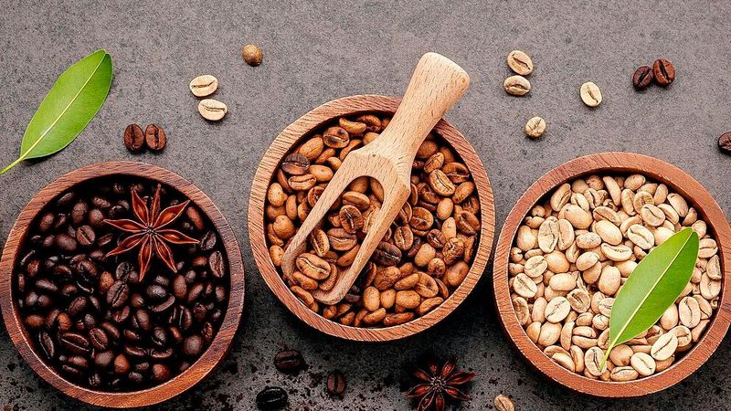 Einstieg in Spring Boot, Teil 8 
Die Konfiguration von Beans in SpringDer Dependency-Injection-Container bildet das Herz von Spring. Dieser kann verschiedene Komponenten verwalten, darunter natürlich auch Java Beans. Die Konfiguration dieser Beans erfolgt zeitgemäß und typsicher mit Hilfe einer Java-Klasse. >>> Zum Artikel (Bild: kerdkanno)