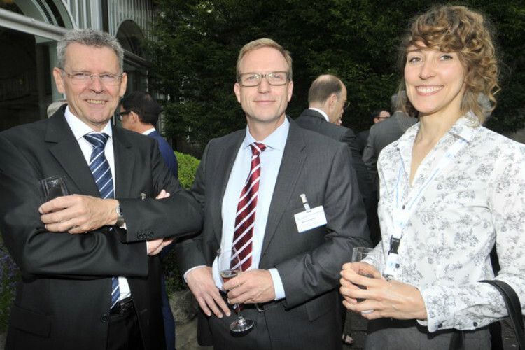 Finanzexperten von der BDK: Vertriebsdirektor Hans Heiner Lüdemann (li.), Geschäftsführer Matthias Sprank und Marketingexpertin Britta Schwesig. (Foto: Zietz)