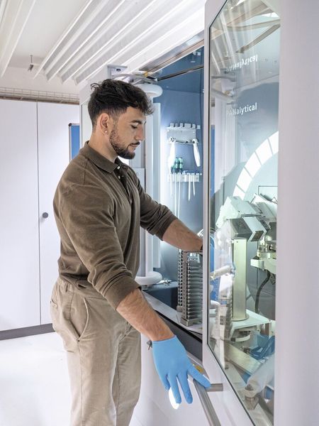 Empa-Forscher Damien Terebenec: «Die Struktur definiert die Materialeigenschaften.» (Bild: Empa)