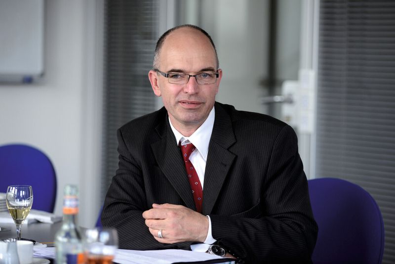 „Ich kann eine Push-in-Klemme jederzeit als Zugfederklemme benutzen und auch flexible Leiter anschließen“. Jürgen Wegener, Key Account Manager, Phoenix Contact, Blomberg. (Untch)