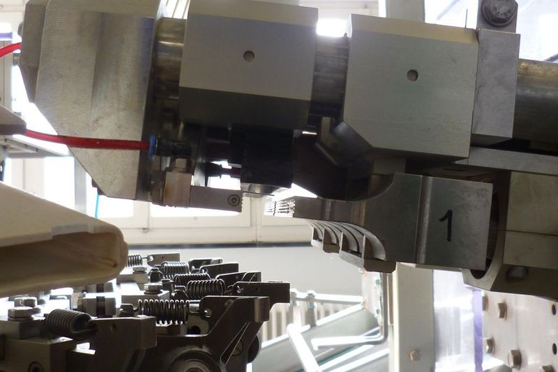 Hoher Energieeintrag in kürzester Zeit weniger Teilbelastung und größere Festigkeiten schafft man mit der Telsonic Ultraschalltechnologie.  (Bild: Telsonic)