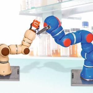 Der P-Rob 1R mit sechs Freiheitsgraden (rechts) und sein kleiner Bruder 1U.