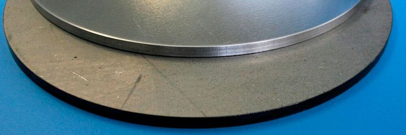 Bei diesen Stahlteilen wurden die Oxidschichten entfernt, anschließend wurden sie entgratet. Alles mit der Disc Master 4TD. Bei diesen Stahlteilen wurden die Oxidschichten entfernt, anschließend wurden sie entgratet. Alles mit der Disc Master 4TD.