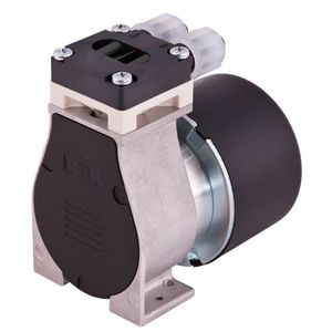 Die NPK 03 ist eine neue Mikro-Pendelkolbenpumpe von KNF, die hohe Überdruckleistung mit kompakter Bauweise vereint.