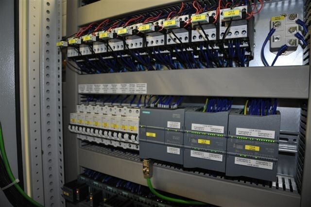 R80XL, ein 80 Meter hoher Koloss und das weltgrößte mobile Riesenrad, ist komplett mit Automatisierungstechnik von Siemens ausgestattet. (Bild: Siemens)