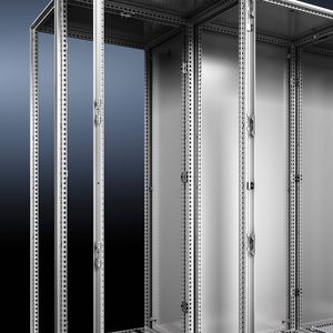 Neuer Groß-Schaltschrank von Rittal mit vielen Datailverbesserungen soll deutlich Montagezeit einsparen.