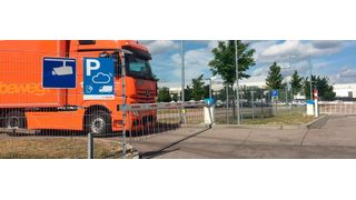 Über die Plattform und die App Bosch Secure Truck Parking finden Fahrer sichere Parkflächen für ihre Lkw. (Bosch Service Solutions)