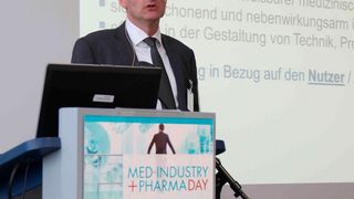 Dr. Cord Schlötelburg, Deutsche Gesellschaft für biomedizinische Technik (DGBMT) im VDE: „Patienten wollen selbstbestimmend mitreden, wenn es um ihre Gesundheit geht. Steigende regulatorische Anforderungen fördern dabei letztlich die Personalisierung der Medizin, da mit ihnen die Patientensicherheit steigt.“ (Bild: Reinhardt)