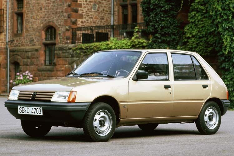 Der legendäre Kleinwagen führte Peugeot im Jahr 1983 aus einer existenziellen Krise und wurde zu einer der erfolgreichsetn Modellreihen der Löwen-Marke. (Foto: Peugeot)