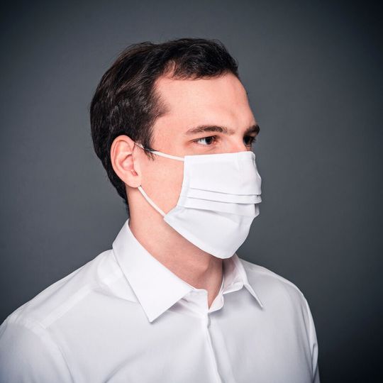 Infektionsschutz für den Alltag: Weitblick, Hersteller von Berufsbekleidung, produziert kurzfristig Hygienemasken. (Bild:  Weitblick)