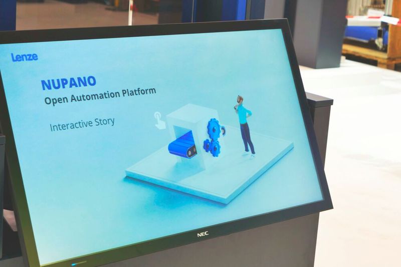 Nupano heißt die neue offene Automatisierungsplattform von Lenze, die sich vor allem an Maschinenbauer richtet. Anwender können auf der Plattform ihre eigene Algorithmen verwenden um Applikationen, digitale Zwillinge oder die Flotte zu managen.  (Bild: Sandro Kipar/VCG)
