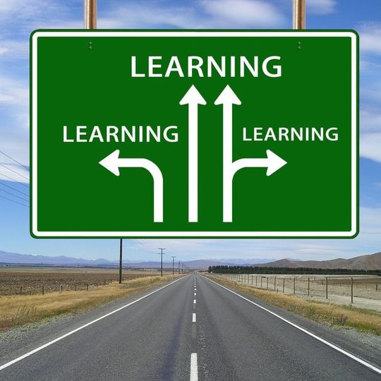 Das Zentrum für Fernstudien im Hochschulverbund (zfh) bietet zusammen mit der Hochschule Kaiserslautern zwei berufsbegleitende Weiterbildungen zu den Themen Anlagensicherheit und Instandhaltungsmanagement an.(Bild:   /  Pixabay)