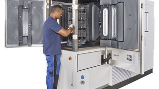 Die CC800 Hipims kann Werkzeugherstellern laut Cemecon den Weg in neue Märkte erschließen, weil es für Wettbewerbsvorteile sorgt. Cemecon stellt das System deshalb im Rahmen seines Grindtec-Auftritts in Halle 3 am Stand 3033 aus. (Rohl Fotografie)