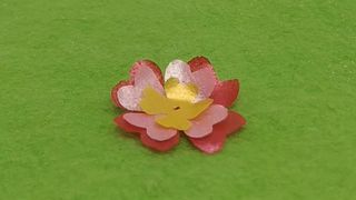 Durch passendes Zuschneiden können die Zellulose-Polymeraktuatoren für vielfältige (auch kunstvolle) Zwecke eingesetzt werden. (Bild: DESY, Qing Chen)