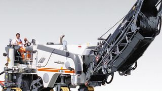 Funktionsmodule bilden das steuerungstechnische Herz der Kaltfräsen des Herstellers Wirtgen. (Bild: Wirtgen)