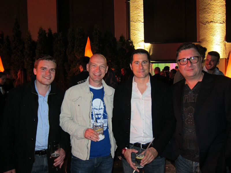 (v. l.) Anton Riedl und Alexander Toups, Ingram Micro, mit Thomas Weißenstein, NWL, und Alexander Grosse (IT-BUSINESS)