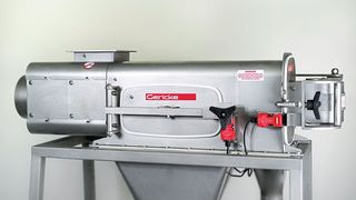 Die Verfügbarkeit der neuen Siebmaschine wird durch Funktionen wie verbesserte 360°-In- Situ-Korbinspektion und schnellen Ein- und Ausbau des Siebeinsatzes maximiert.  (Bild: Gericke)