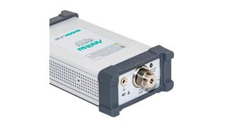 Der Vektor-Netzwerkanalaysator mit USB-Funktion wird an einem externen PC angeschlossen und untersucht 5G-Geräte mit einem Port im Millimeterwellen-Band. (Anritsu)