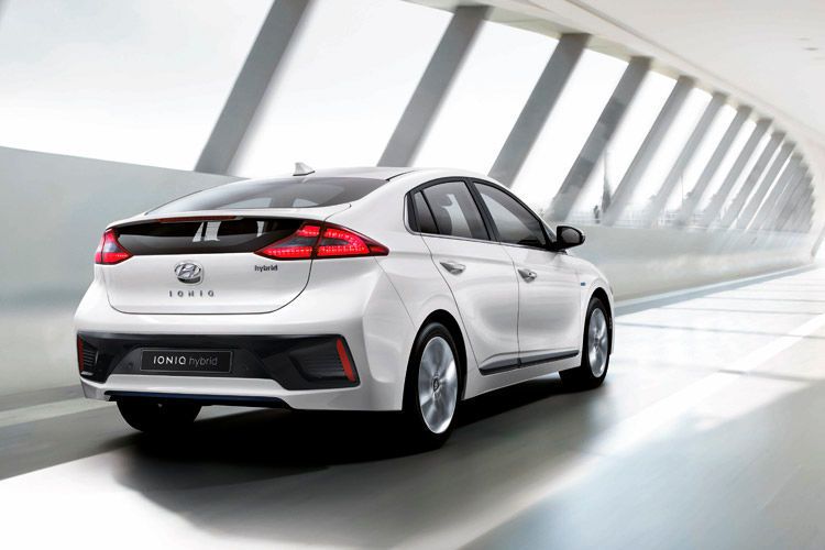 Das auf einer eigens entwickelten Plattform entwickelte Modell startet zunächst als Hybrid. (Foto: Hyundai)