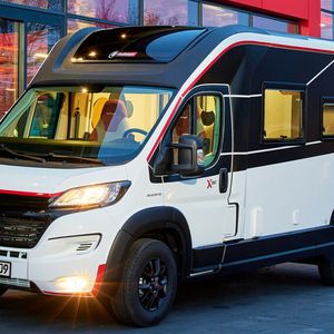 Der Challenger Combo X150 positioniert sich zwischen Kastenwagen und kompaktem Teilintegrierten und wird ausschließlich in Komplettausstattung für rund 60.000 Euro angeboten.(Bild:  Challenger)