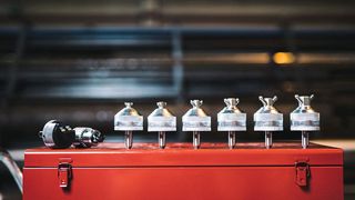 Schnell wechselbare Aushalsköpfe minimieren die Rüstzeiten. (Bild: Tuukka Kiviranta/T-Drill)