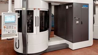 Die Rundtaktmaschine Multistar CX-24 von Mikron übernimmt alle Dreh-, Bohr- und Fräs- Operationen, für die in einer konventionellen Fertigung bis zu 16 Maschinen notwendig sind. Das spart laut Mikron bis rund 70 % Aufstellfläche, reduziert die Zahl der Umspannvorgänge und die Stückkosten um 45 %.  (Bosch Rexroth AG)