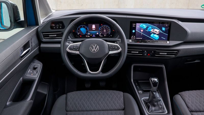Innen ist die Verwandtschaft zum VW Golf nicht zu übersehen. (Bild: VW)