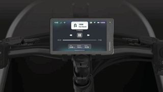 The rider receives all necessary information displayed on the screen. (Image:TARRAN)