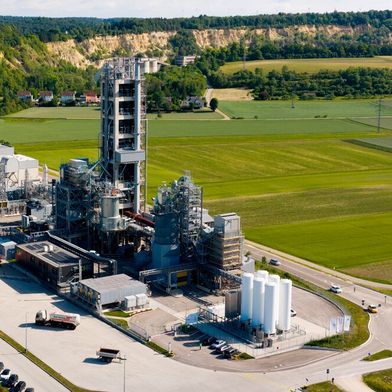 Die neue Anlage in Mergelstetten dient als Demonstrationsplattform im semiindustriellen
Maßstab für Technologien zur CO2-Abscheidung in der Zementindustrie. (Bild: Thyssenkrupp Polysius)