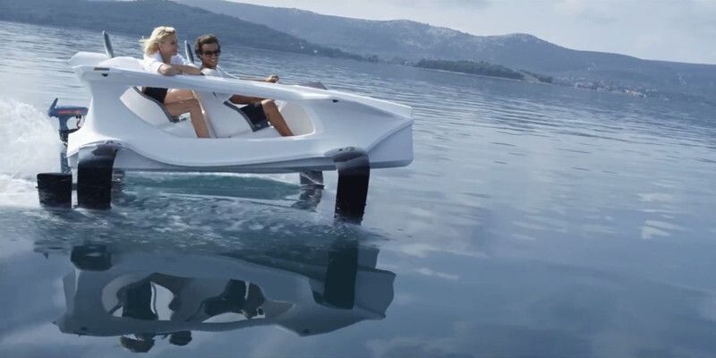 Zum Abheben – das elektrische Tragflächenboot Quadrofoil (Quadrofoil)