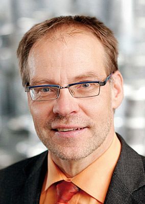 „Bei den Prognosen der Wirtschaftsforscher für 2012 muss man schwarzsehen. Aber wir dürfen da nicht mitmachen.“ Jürgen Henke, Geschäftsführer der Metallwerke Renner GmbH, Ahlen.  (Archiv: Vogel Business Media)