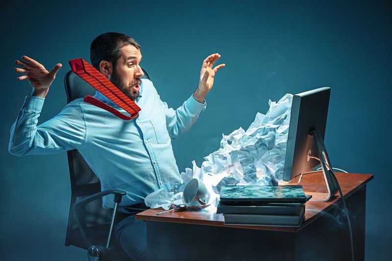 Die Palette der Folgen von unerwünschter und mitunter bösartiger Spam (sogenannte Phishing-Mails) ist breit. Im vergleichsweise harmlosesten Fall sind die Versender von Spam lediglich „Werbeschleudern.“ (©master1305 - stock.adobe.com)
