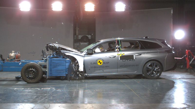 Auch sein Plattformbruder Peugeot 308 verfehlte die Höchstwertung. (Bild: Euro-NCAP)