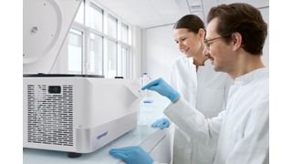 Gekoelde tafelcentrifuge van 3 liter voor reactievatjes, flessen en platen (Afbeelding:Eppendorf)