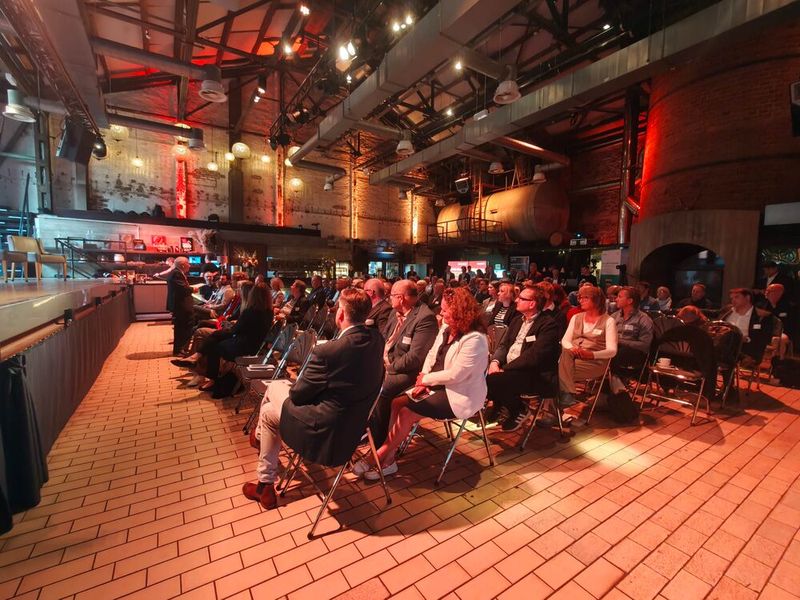 Rund 150 Teilnehmerinnen und Teilnehmer waren am 29. September 2026 vor Ort.  (Bild: © Serina Sonsalla)