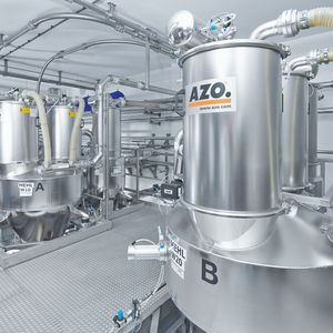 Die Umstellung des Dosier- und Wiegeprozesses auf additive Wiegung stellt die hohe Rezepttreue sicher.(Bild:  Fotoatelier Bernhard)