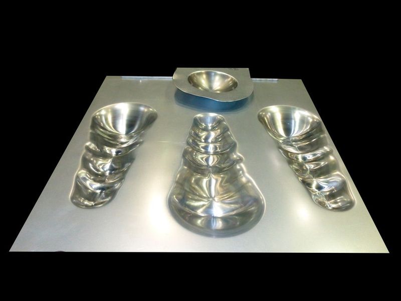 Produktbeispiele für die inkrementelle Blechumformung. (Bild: Fraunhofer-IWU)