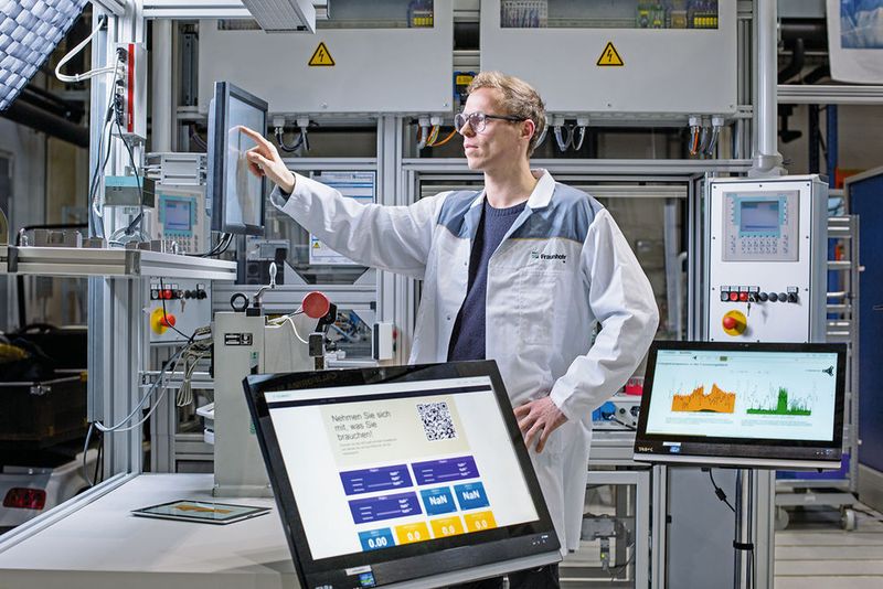 Aus Big Data wird Smart Data: Im Presswerk 4.0 werden Daten, die heute kaum oder gar nicht ausgewertet werden, in einem globalen Analyse- und Feedbacksystem zusammengefasst und zu neuem Wissen, etwa zur Lösung eines konkreten Problems, vernetzt. (Bild2_Fraunhofer IWU/ Tobias Phieler)