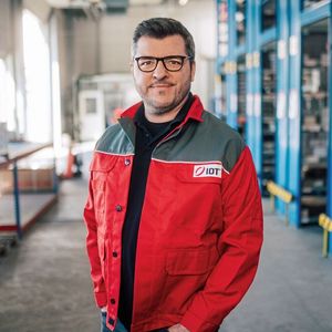 „In großvolumigen Stillstandsprojekten werden Flanschmanagement, Qualifizierung und Prüfprozesse frühzeitig in die Projektplanung integriert. Diese strukturierte Vorbereitung wirkt sich messbar auf die Qualität beim Wiederanfahren aus“, kommentiert Michael Balcerek, Leiter Flanschmanagement bei IDT. (Bild:  IDT)